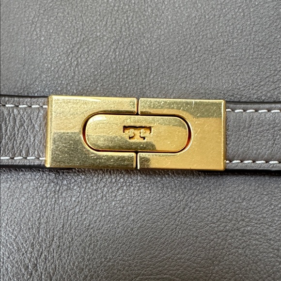 Tory Burch Lee Radziwill Double Bag in Clamshell - Picture 6 of 15